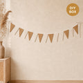 DIY Box vlaggenlijn in camel en gebroken wit met 15 stoffen vlaggetjes – Atelier KVG