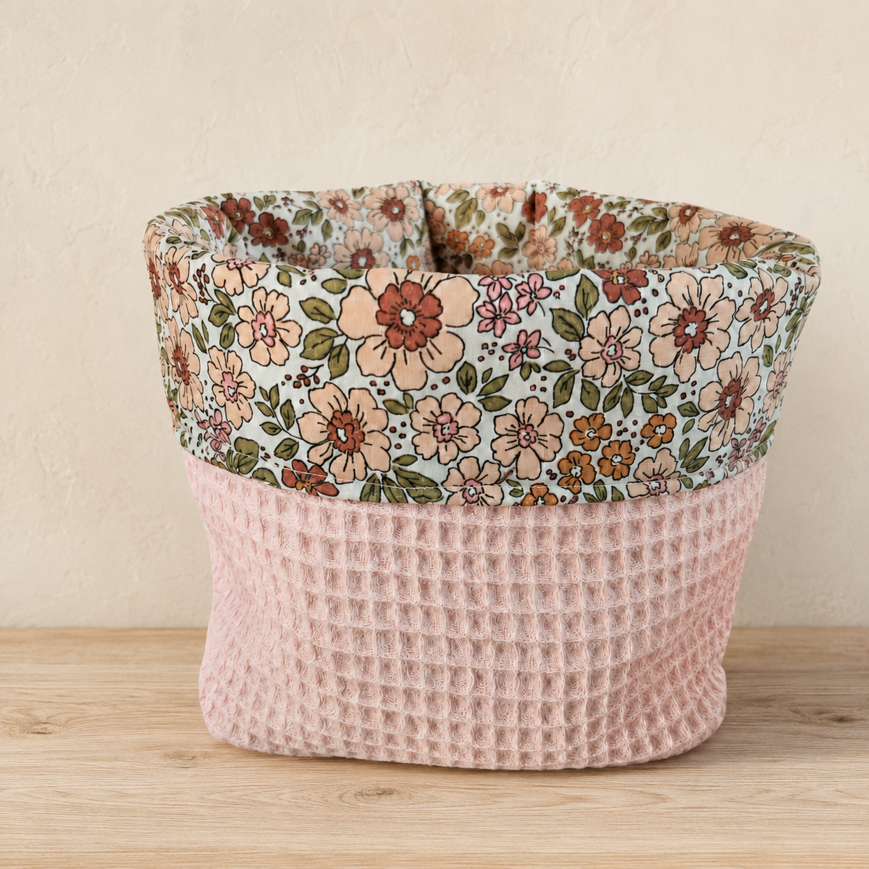 Roze stoffen mandje zonder kantje uit de DIY Box van Atelier KVG