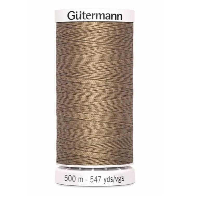 Gütermann allesnaaigaren 500 meter in beige kleur 139