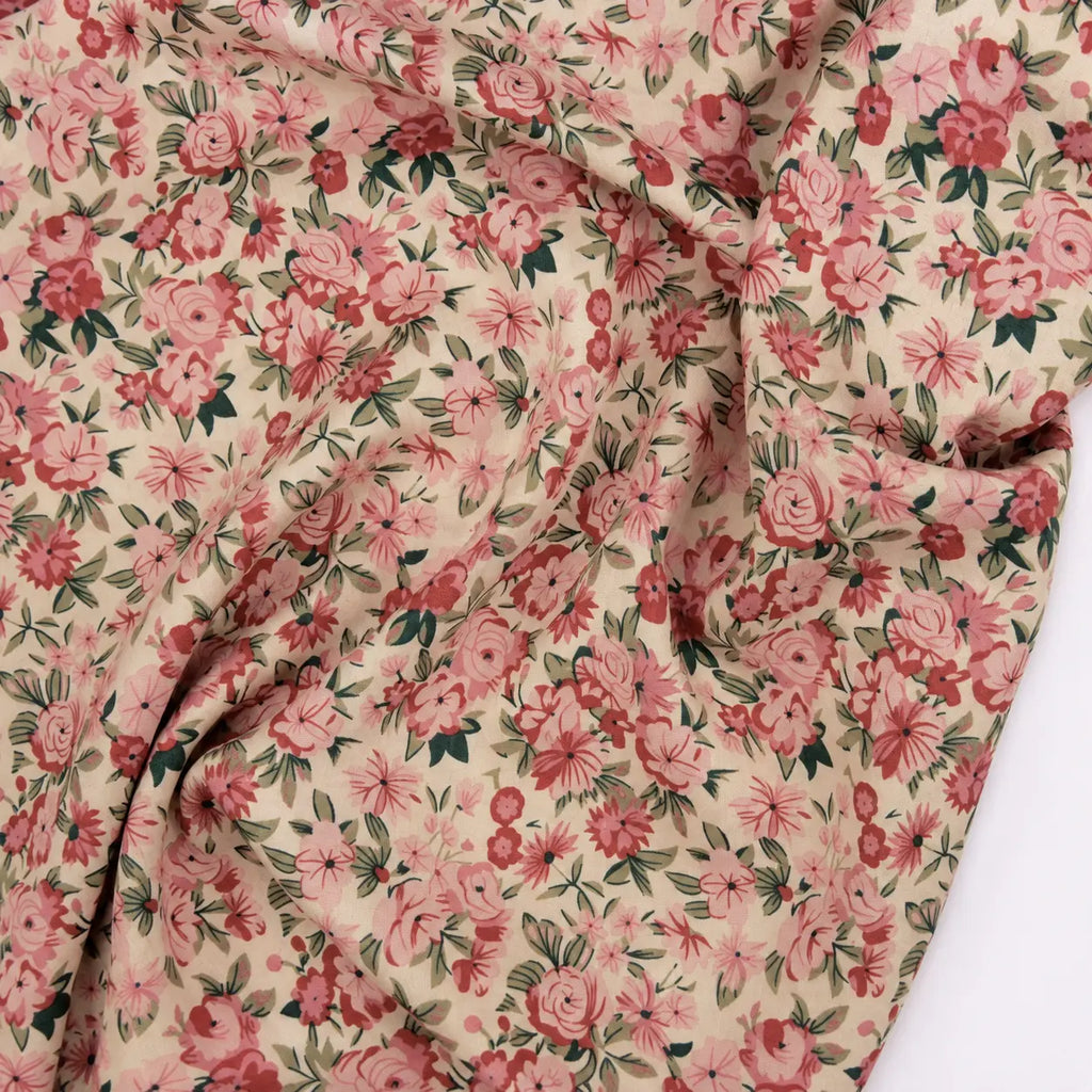 Soepel gedrapeerde viscose Yara met roze bloemen